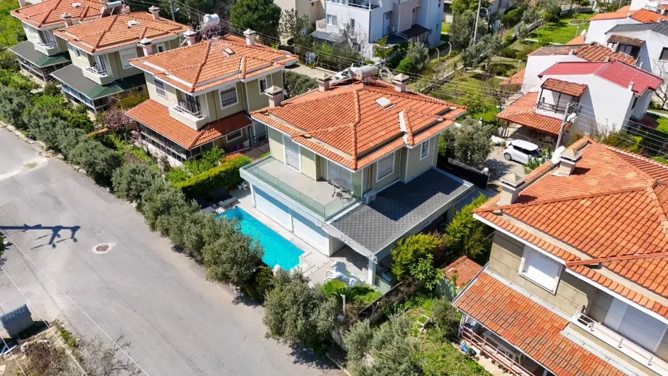 Seferihisar Akarca'da denize yakın, özel havuzlu eşyalı villa, fotoğraf 1