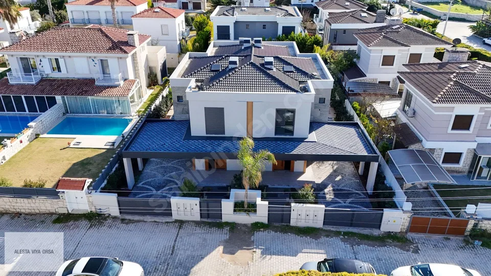Alaçatı'da özel havuzlu, modern mimarili 3+1 villa, fotoğraf 3