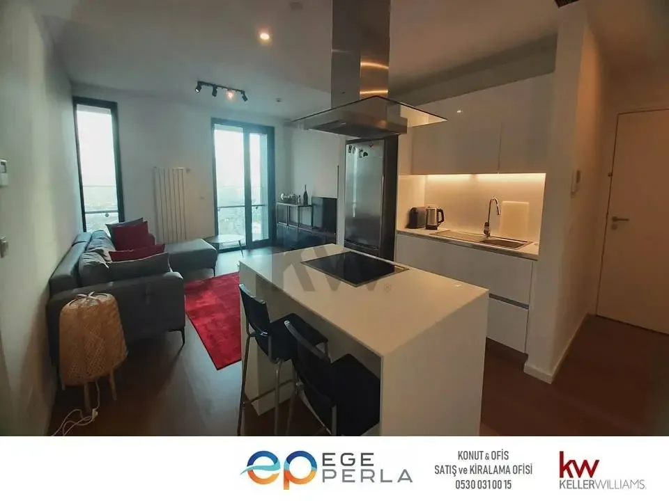 Ege Perla'da 22. katta eşyalı 1+1 kiralık rezidans, fotoğraf 1