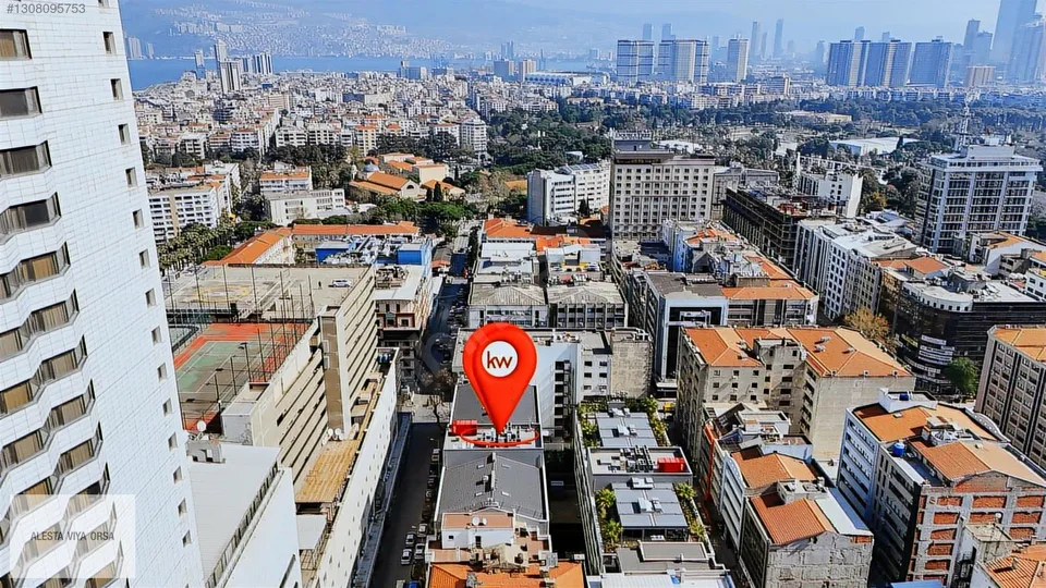 Alsancak'ta Hilton karşısında bahçe kullanımlı 265 m² dükkan, fotoğraf 12