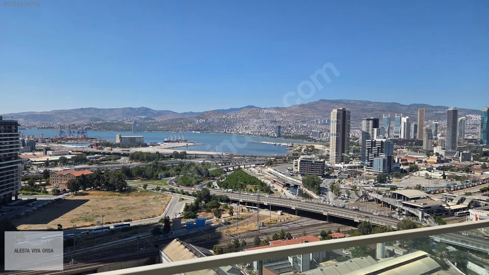 Megapol İzmir'de 21. katta manzaralı 1+1 home ofis, fotoğraf 1