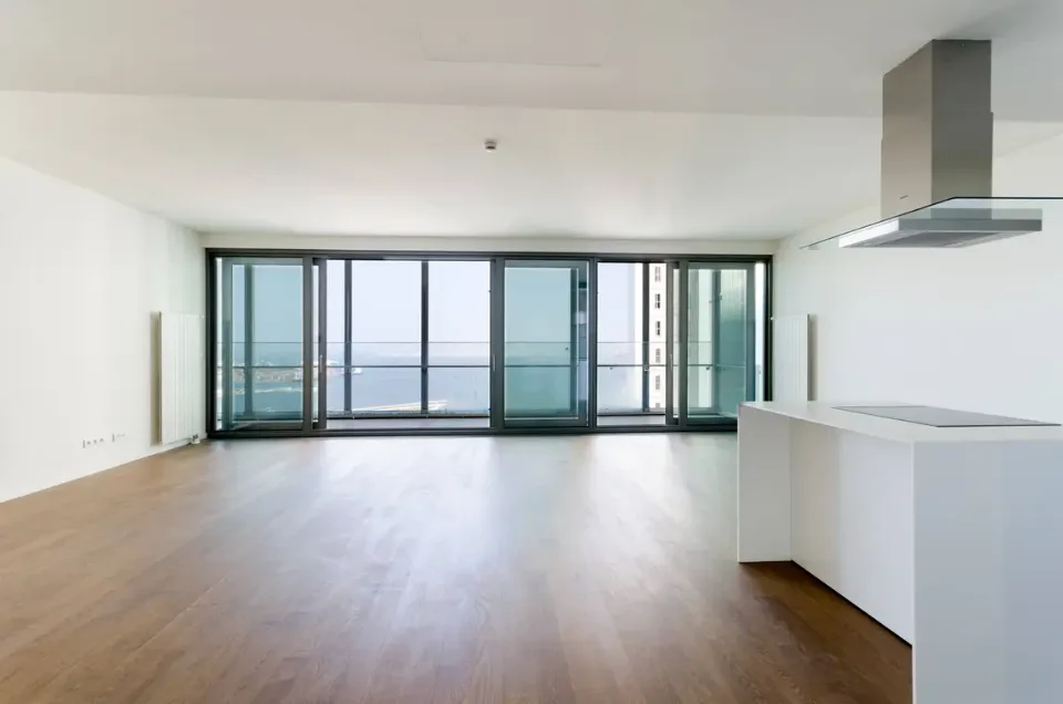 Ege Perla'da deniz manzaralı büyük tip 2+1 kiralık rezidans, fotoğraf 1