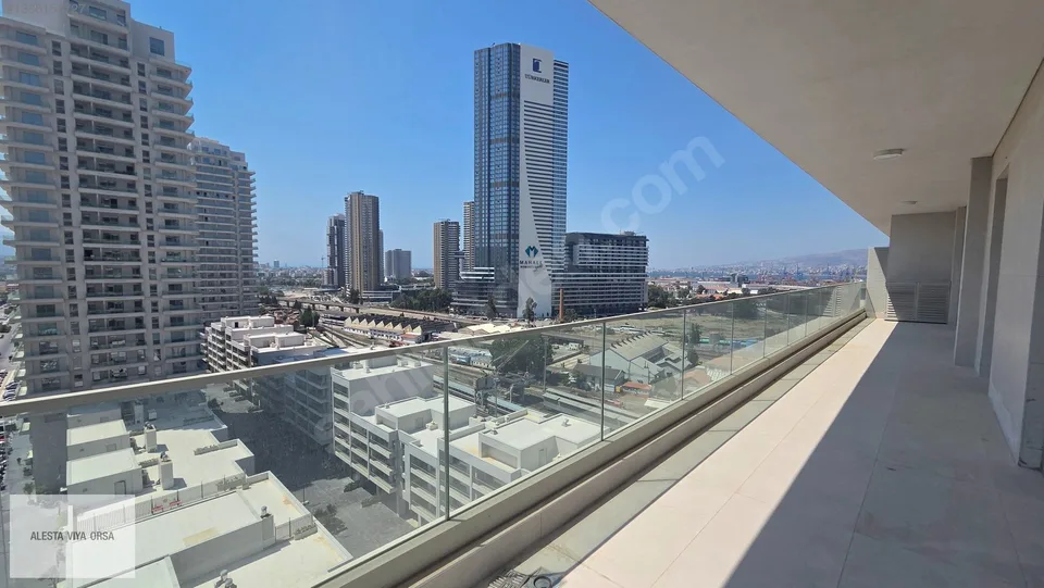 Megapol İzmir'de deniz manzaralı yarım kat ofis, fotoğraf 33