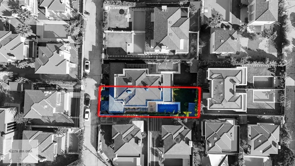 Alaçatı'da özel havuzlu, modern mimarili 3+1 villa, fotoğraf 4