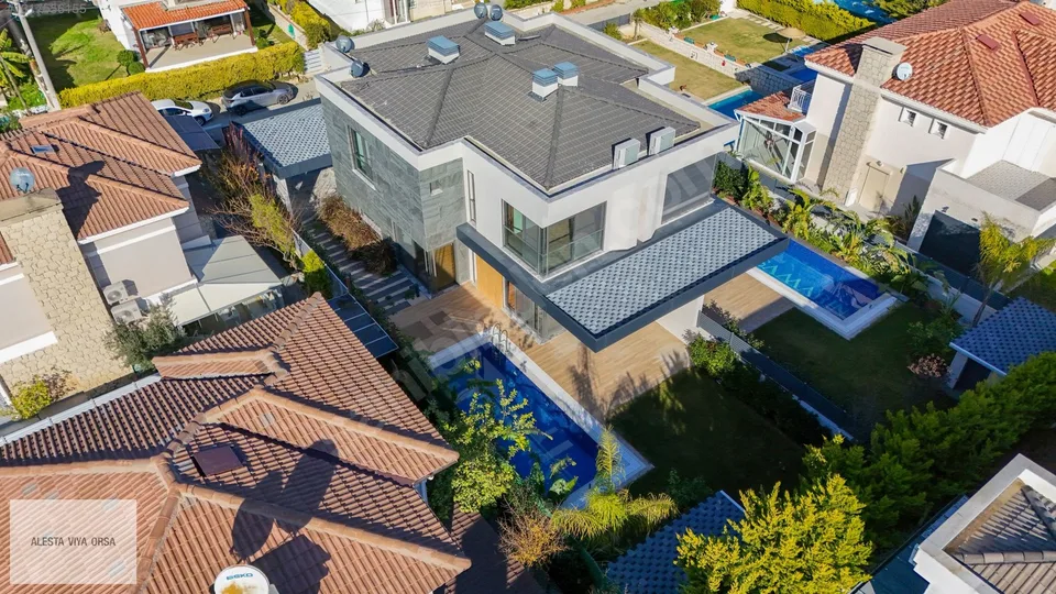 Alaçatı'da özel havuzlu, modern mimarili 3+1 villa, fotoğraf 2