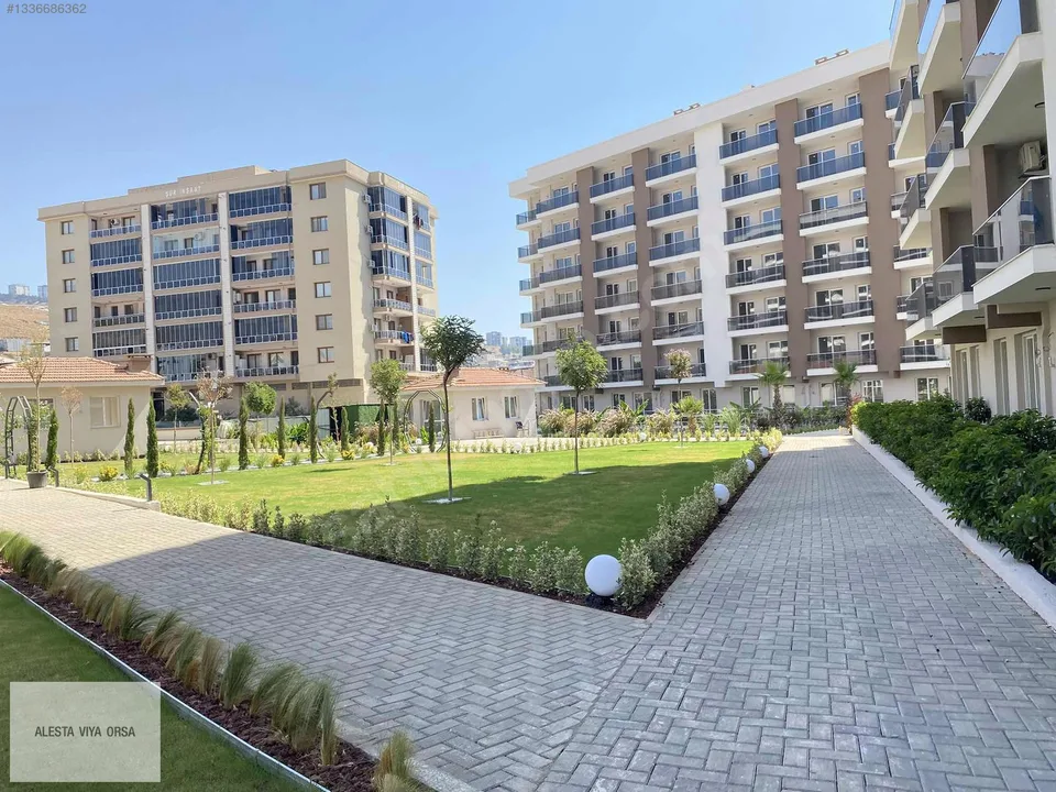 Çiğli Golden Park Sitesi'nde havuz cepheli 1+1 satılık daire, fotoğraf 9