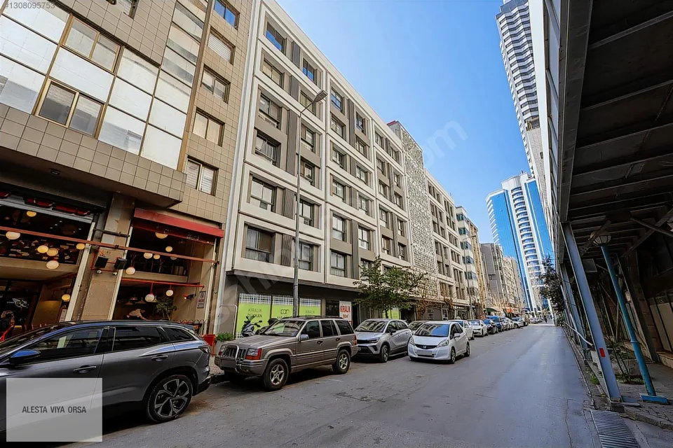 Alsancak'ta Hilton karşısında bahçe kullanımlı 265 m² dükkan, fotoğraf 3