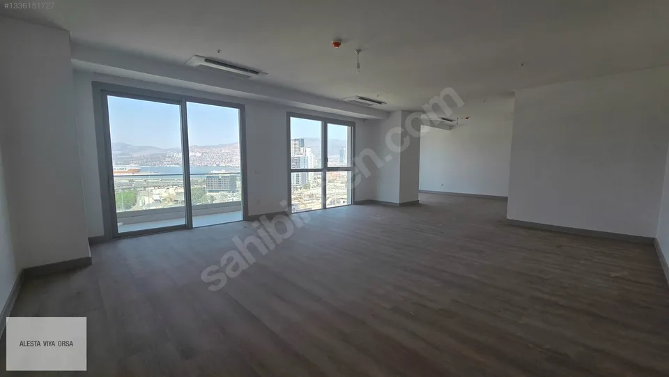 Megapol İzmir'de deniz manzaralı yarım kat ofis, fotoğraf 9