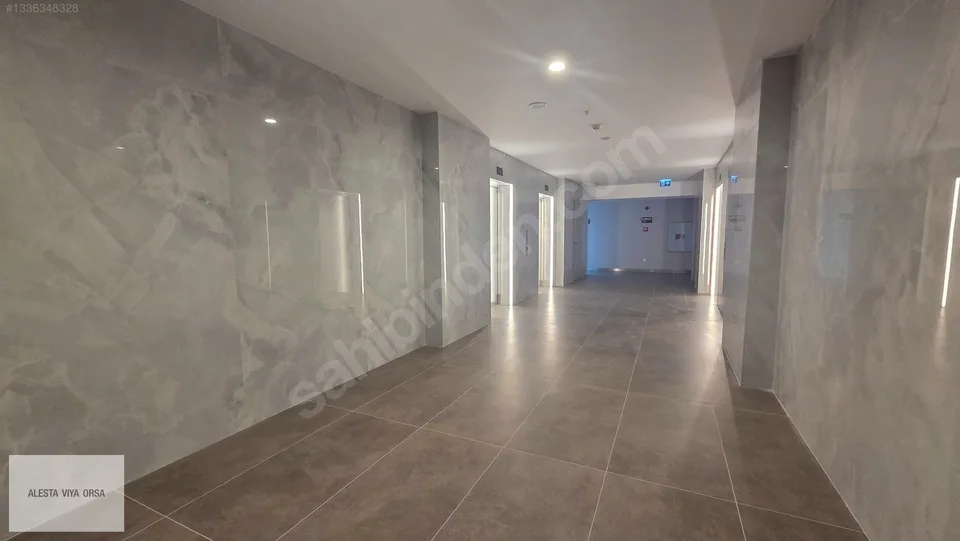 Megapol İzmir F Kule'de 11. katta deniz manzaralı tam kat ofis, fotoğraf 2