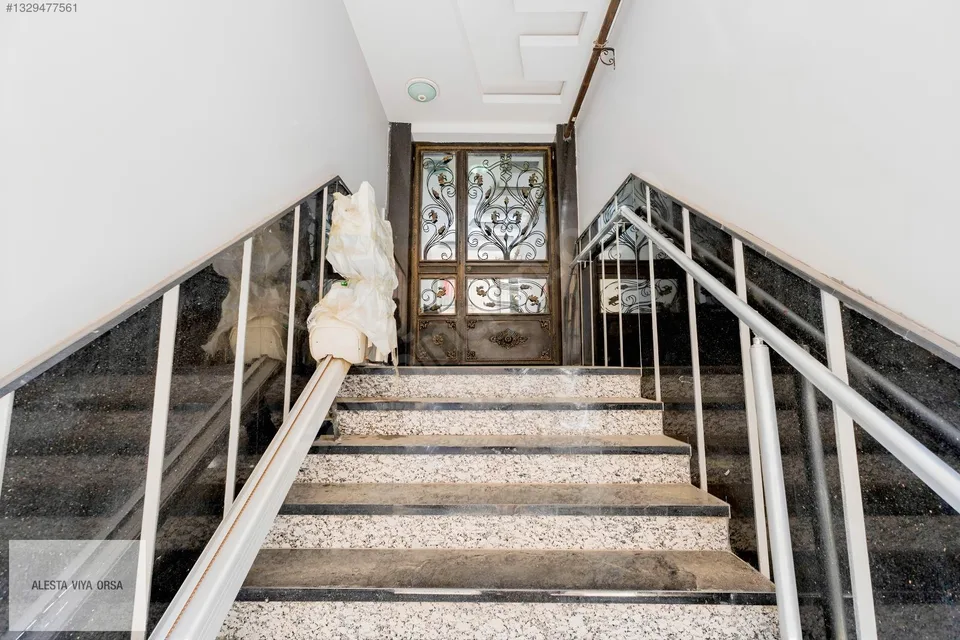 Karşıyaka Alaybey'de kapalı garajlı köşe 2+1 satılık daire, fotoğraf 8