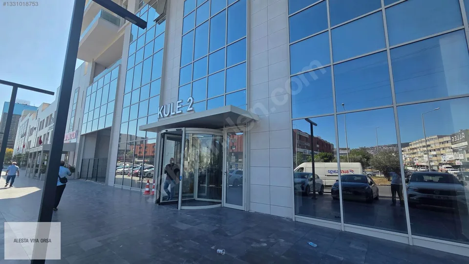 Megapol İzmir'de 21. katta manzaralı 1+1 home ofis, fotoğraf 3
