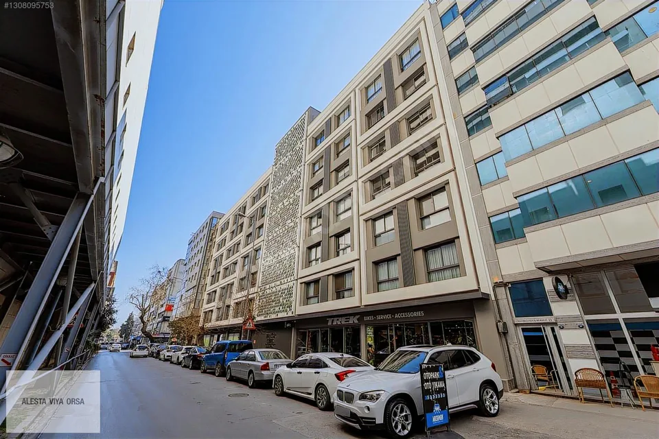 Alsancak'ta Hilton karşısında bahçe kullanımlı 265 m² dükkan, fotoğraf 13