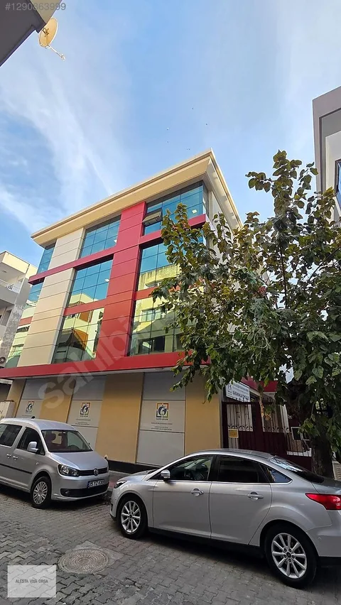 Alsancak Mimar Sinan'da fuar yakınında 5 katlı komple bina, fotoğraf 1