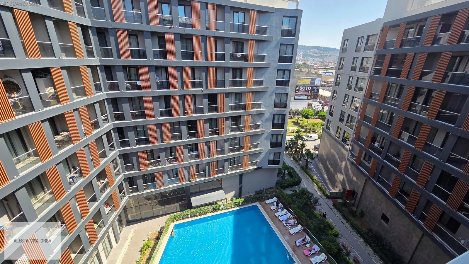 Coordinat Suits Bornova'da büyük tip eşyalı 1+1 satılık daire, fotoğraf 1