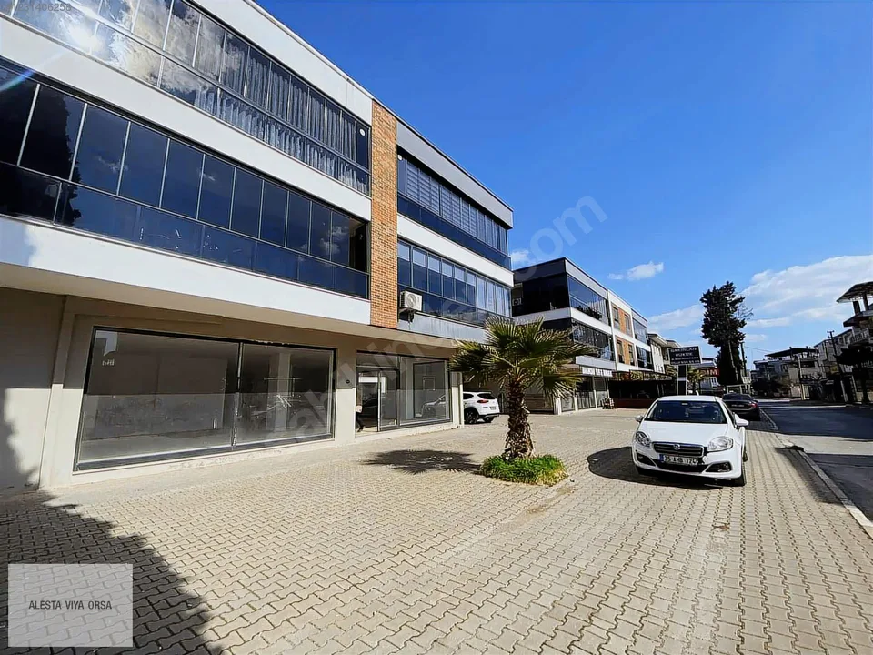 Menderes Görece'de cadde üzerinde 277 m² dükkan, fotoğraf 5