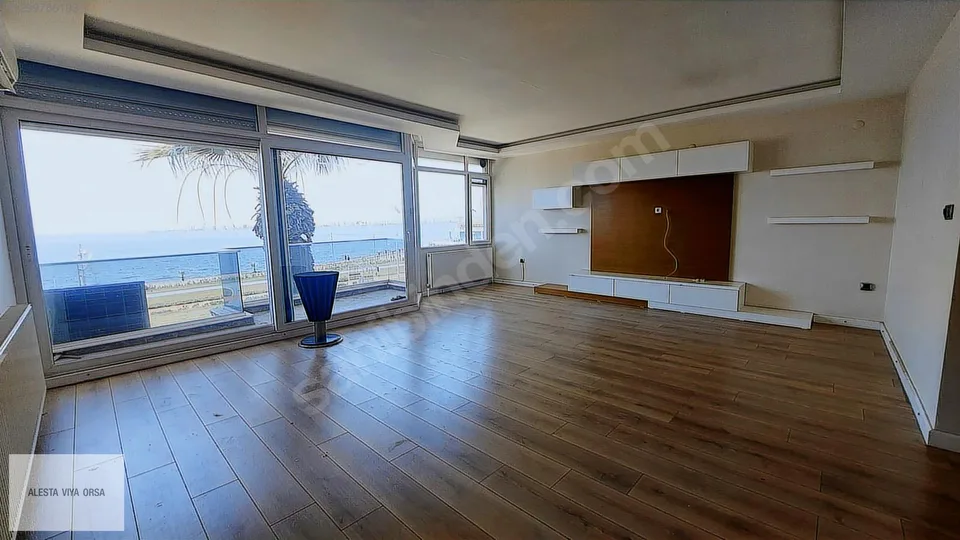 Alsancak Kordon'da iskele karşısında tadilatlı 3+1 daire, fotoğraf 6