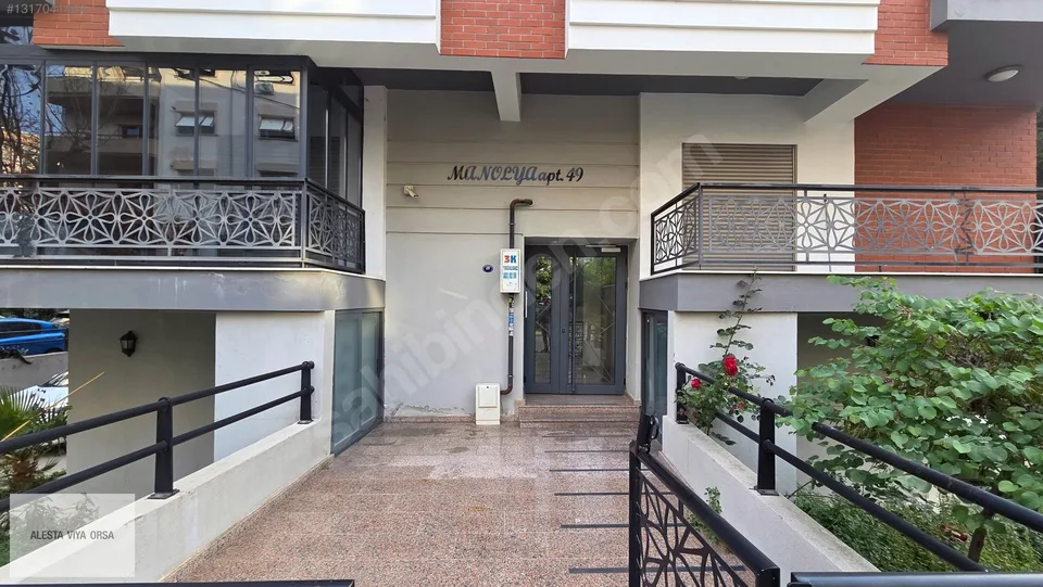 Bostanlı'da otoparklı binada ebeveyn banyolu 3+1 daire, fotoğraf 3