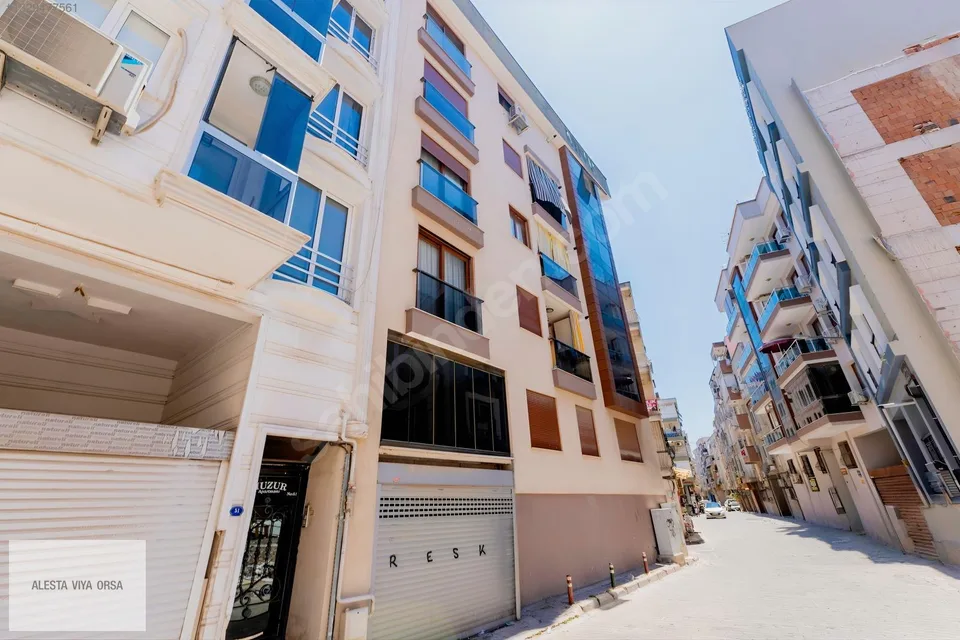 Karşıyaka Alaybey'de kapalı garajlı köşe 2+1 satılık daire, fotoğraf 6