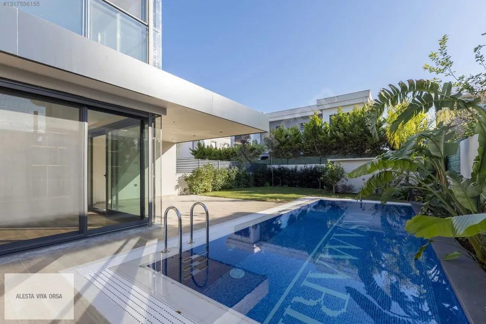 Alaçatı'da özel havuzlu, modern mimarili 3+1 villa, fotoğraf 24