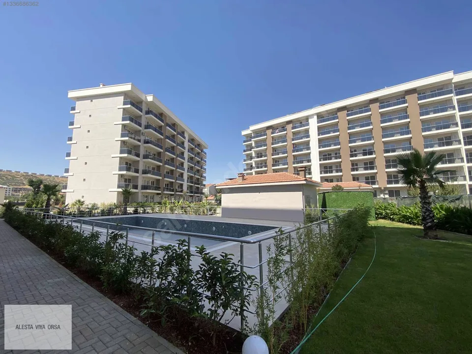 Çiğli Golden Park Sitesi'nde havuz cepheli 1+1 satılık daire, fotoğraf 6