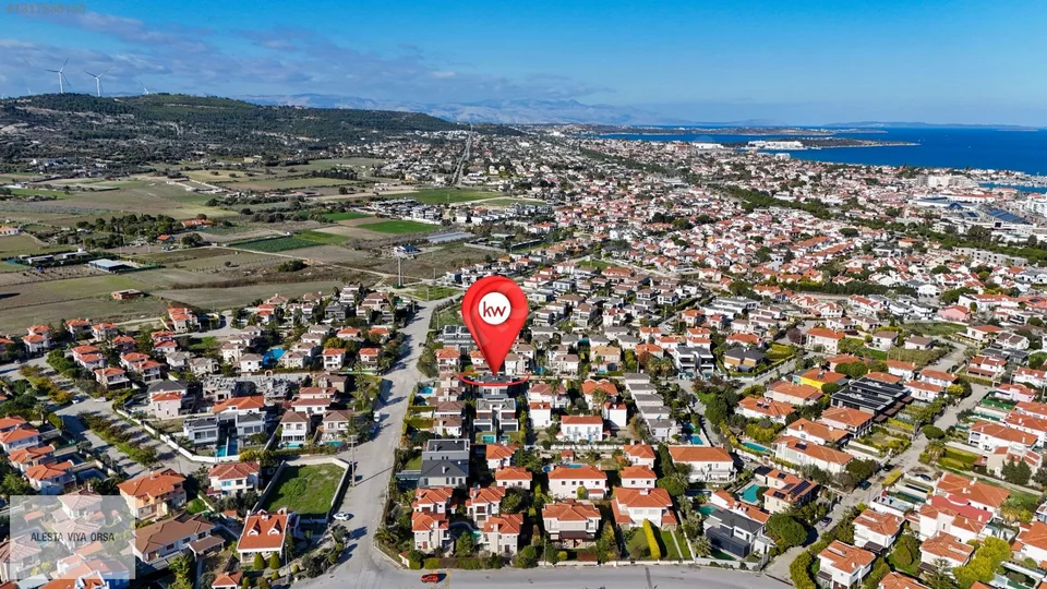 Alaçatı'da özel havuzlu, modern mimarili 3+1 villa, fotoğraf 40