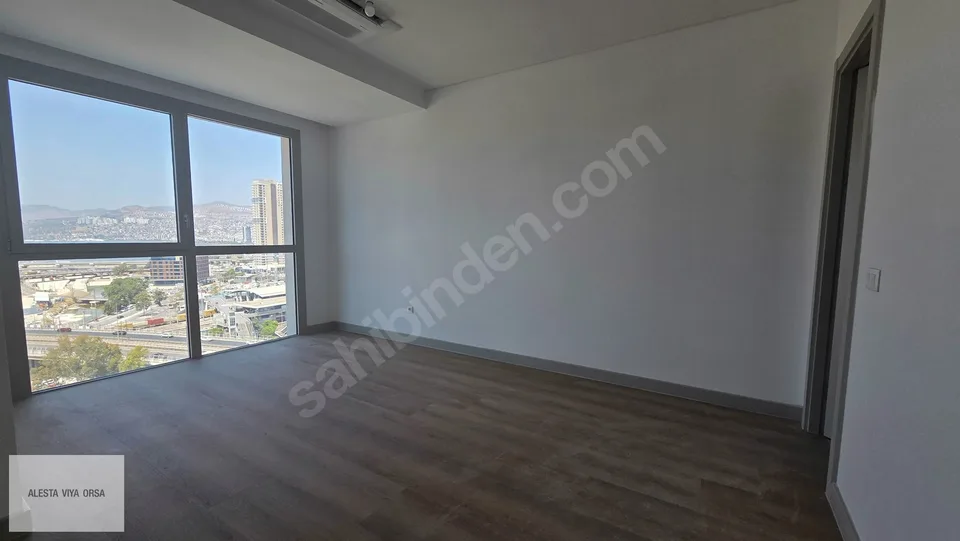 Megapol İzmir'de deniz manzaralı yarım kat ofis, fotoğraf 12