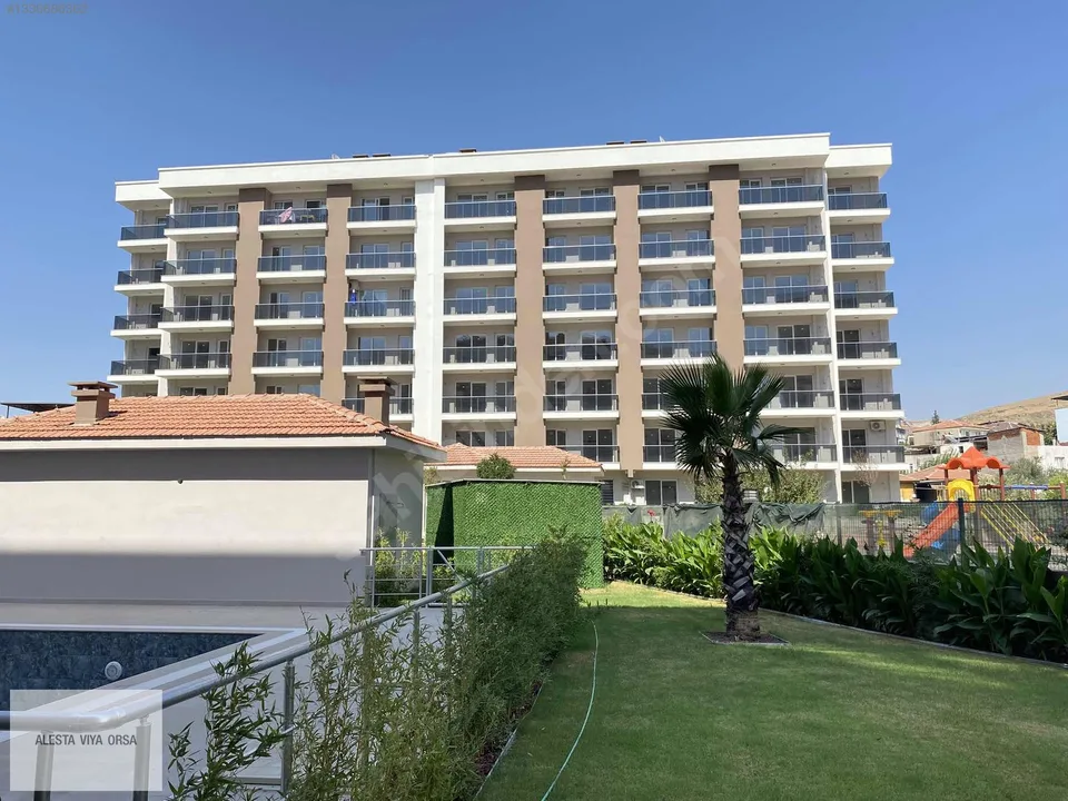 Çiğli Golden Park Sitesi'nde havuz cepheli 1+1 satılık daire, fotoğraf 5